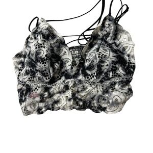 Victoria’s Secret Pink Black and White Lace Bralette NWOT medium
